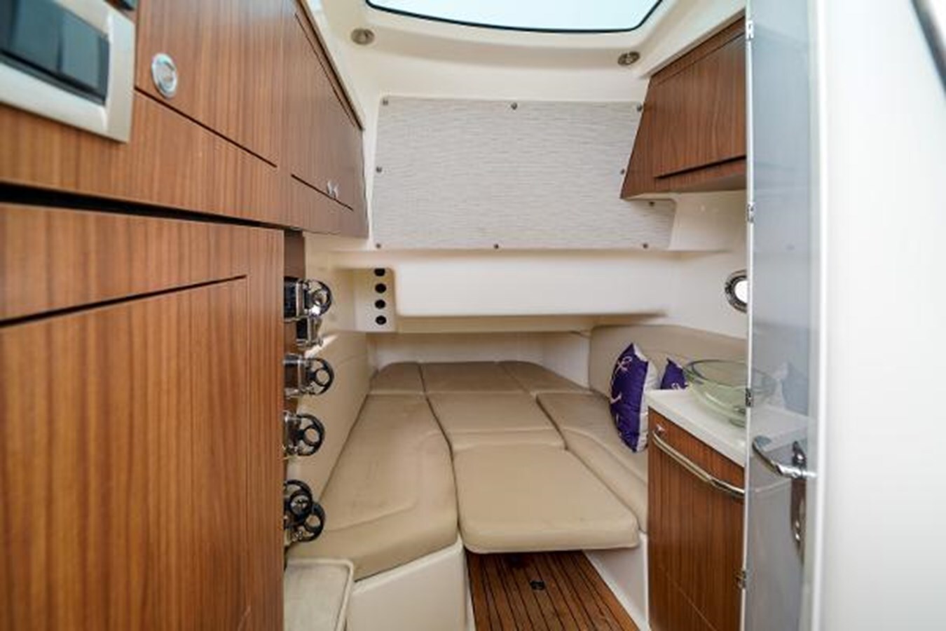 2018-boston-whaler-38-7b5217