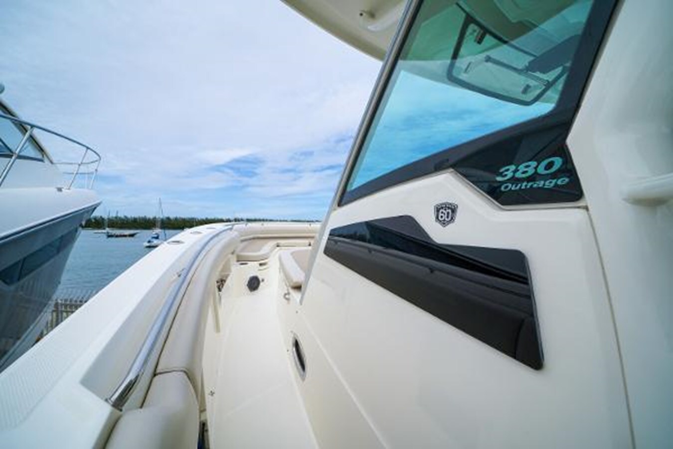 2018-boston-whaler-38-7b5217