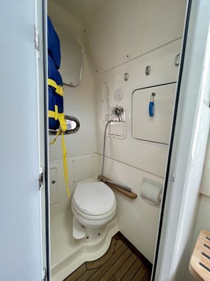 2018-boston-whaler-38-7b5217