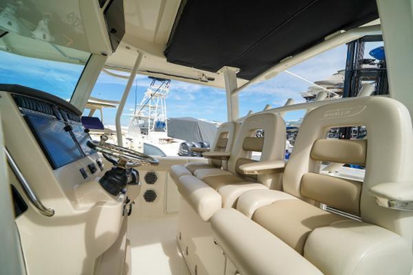 2018-boston-whaler-38-7b5217