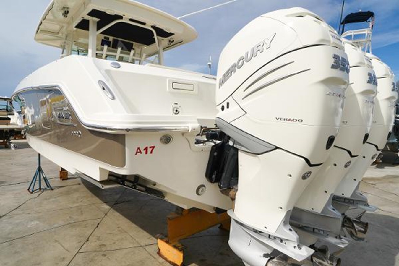 2018-boston-whaler-38-7b5217