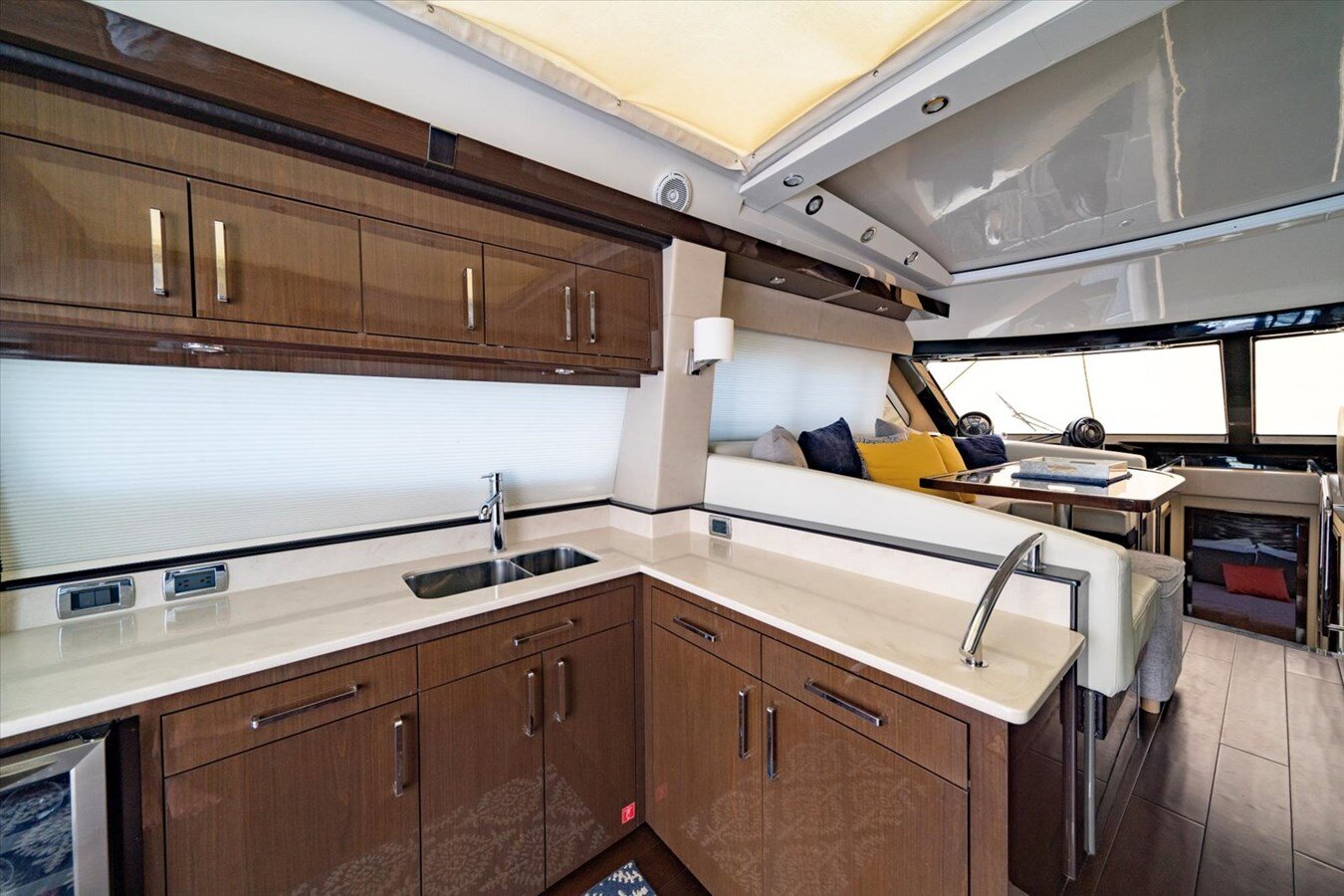 2018-carver-yachts-52-5b94e4