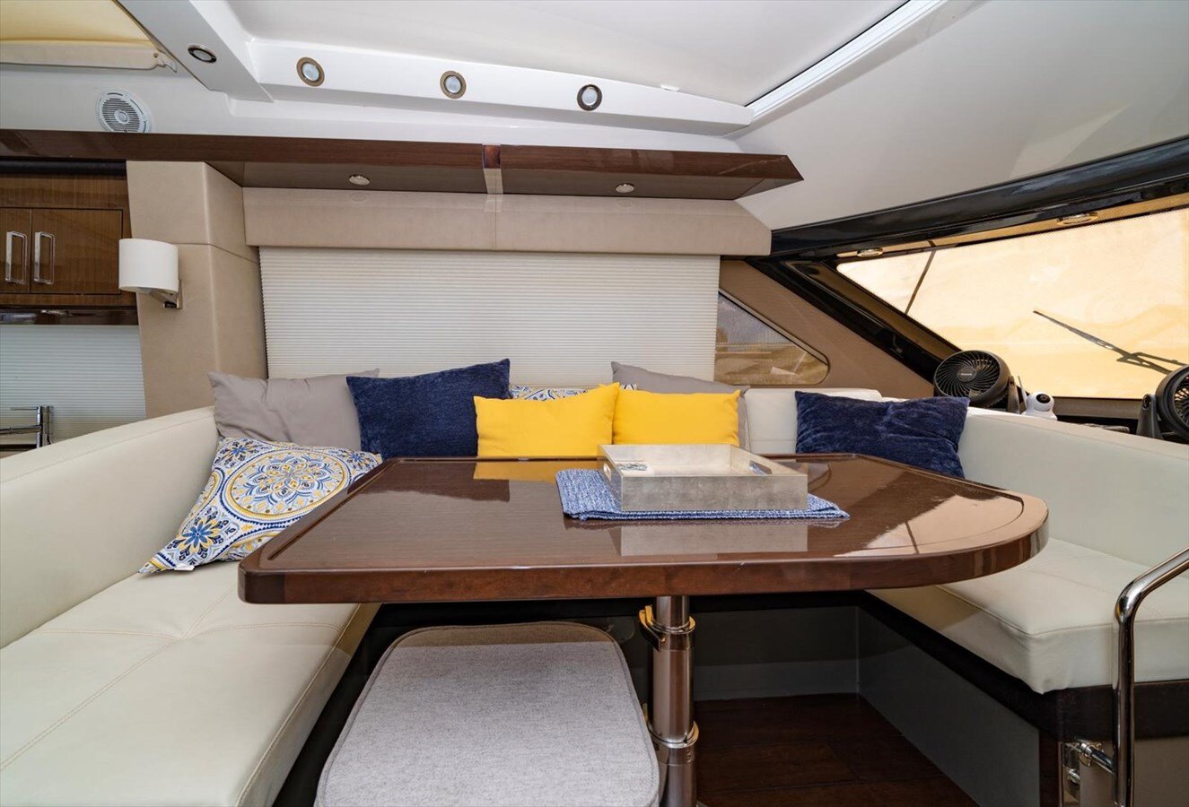 2018-carver-yachts-52-5b94e4