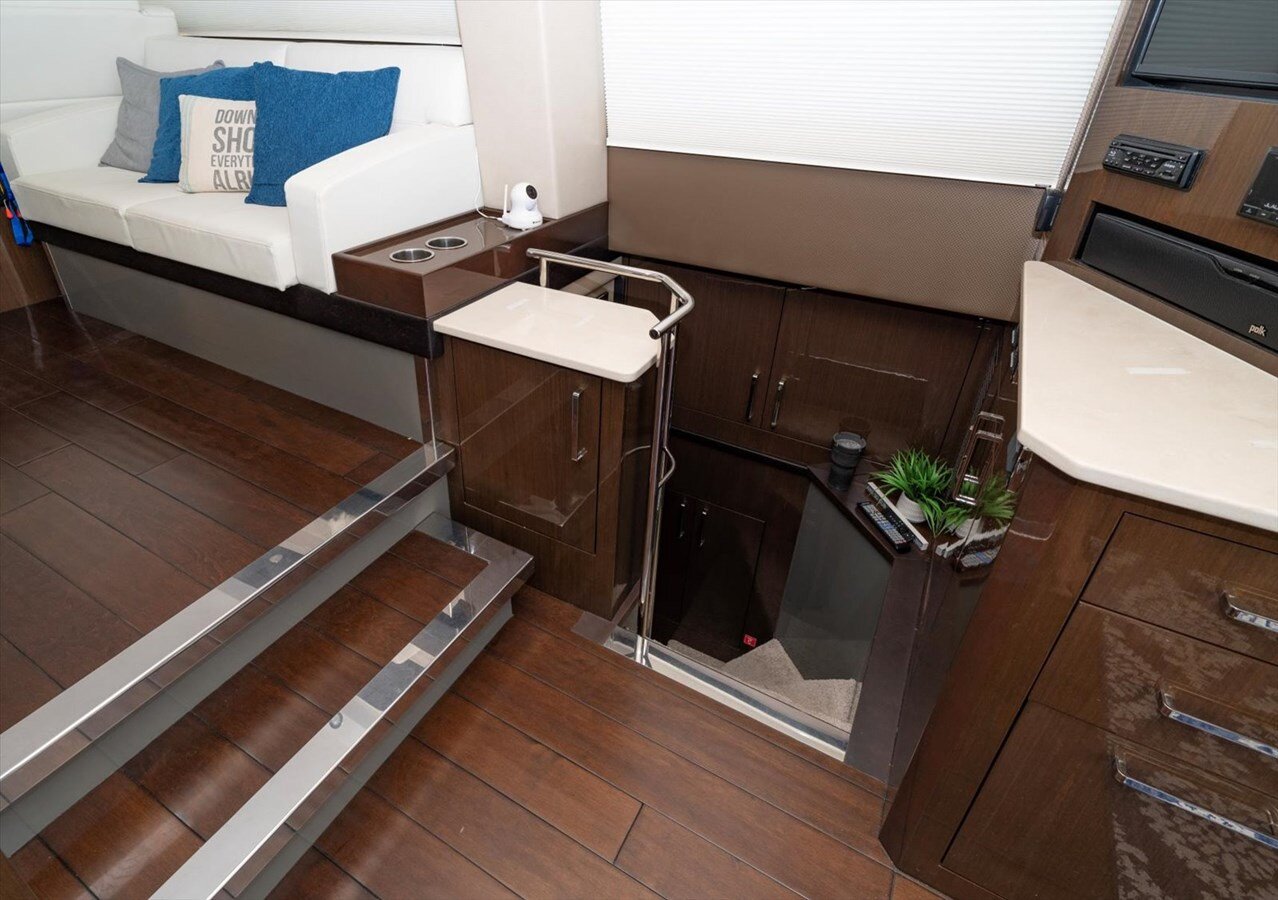 2018-carver-yachts-52-5b94e4