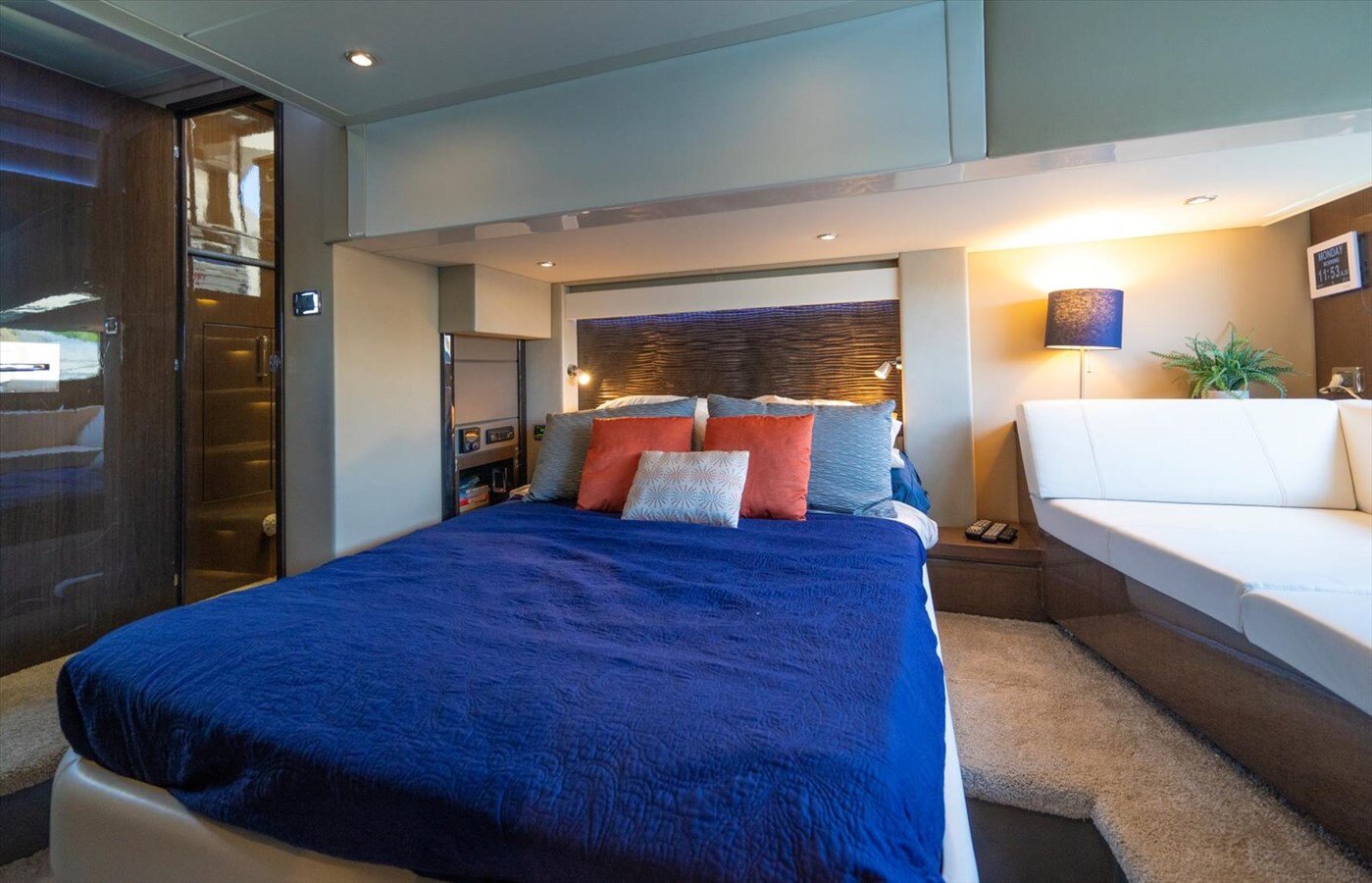 2018-carver-yachts-52-5b94e4