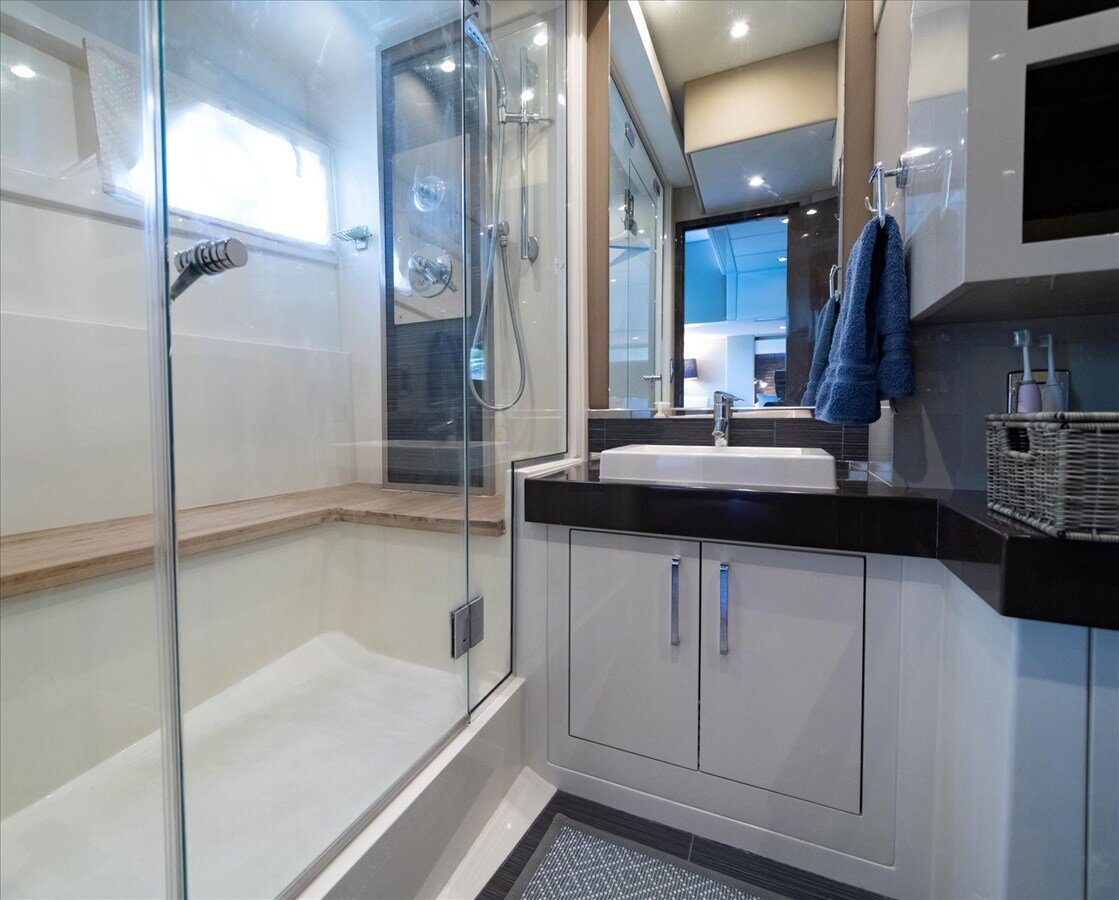 2018-carver-yachts-52-5b94e4