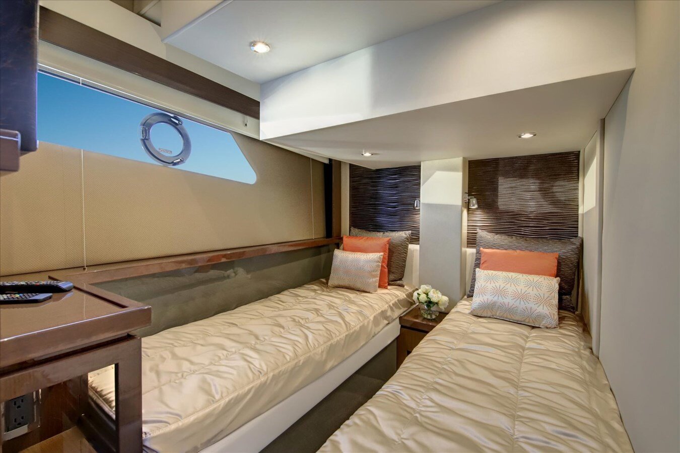 2018-carver-yachts-52-5b94e4