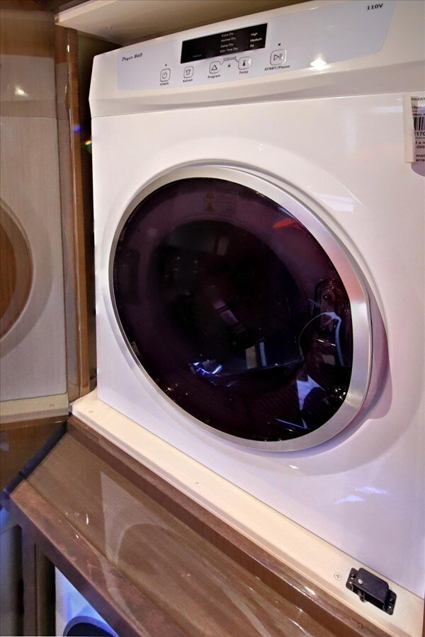 2018-carver-yachts-52-5b94e4