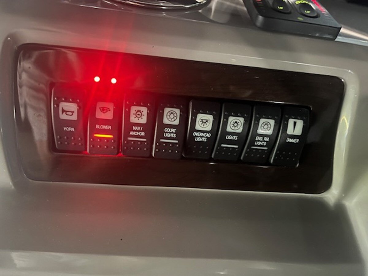 2018-chaparral-31-e8ea81