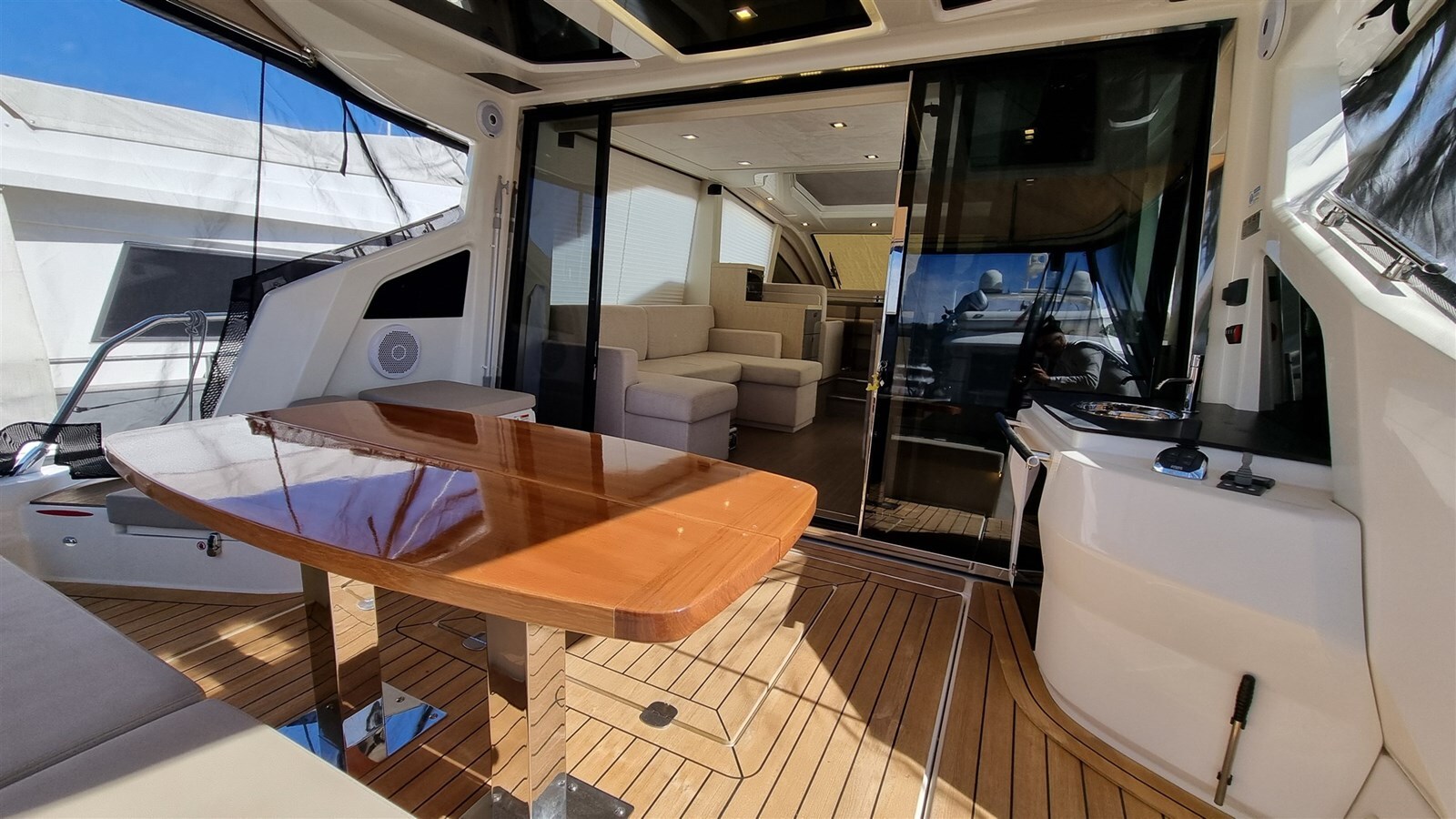 2018-cranchi-60-10-85a260