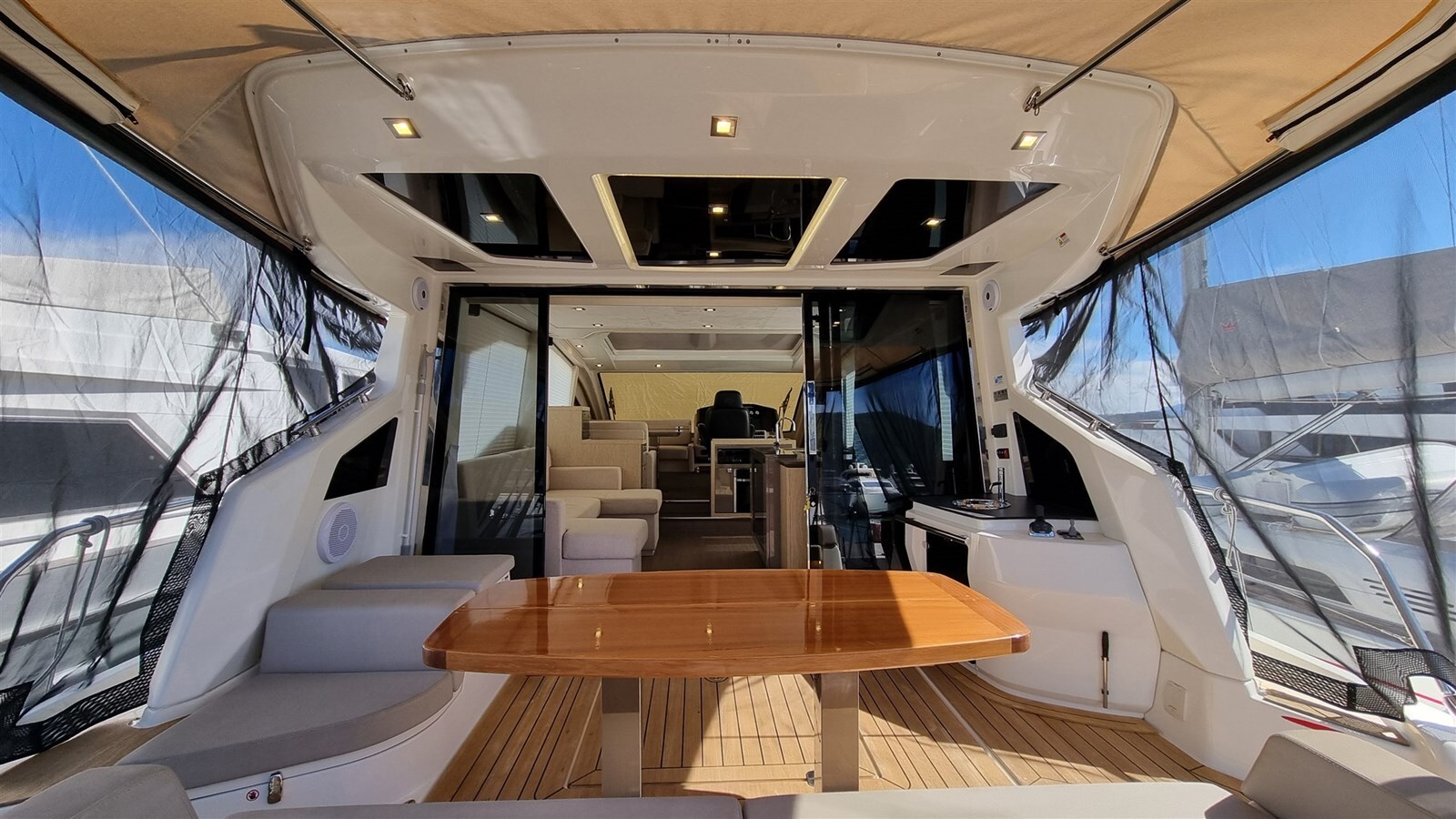 2018-cranchi-60-10-85a260