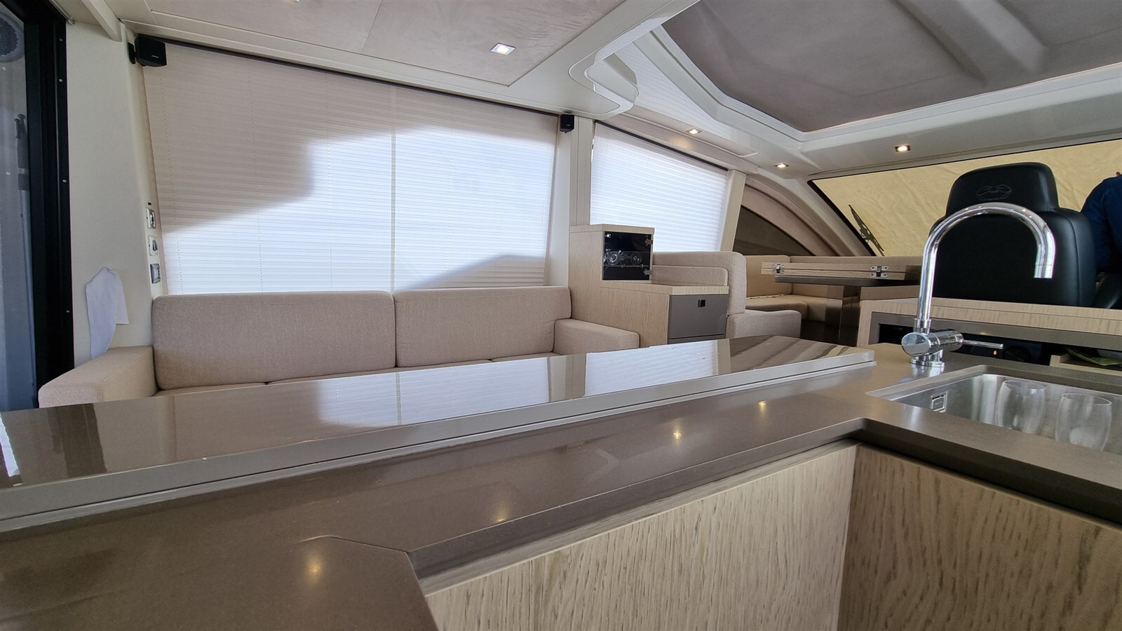 2018-cranchi-60-10-85a260