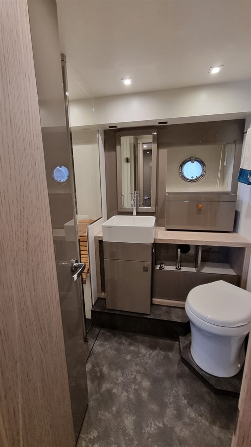 2018-cranchi-60-10-85a260