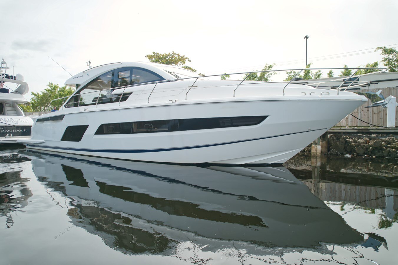 2018-fairline-53-fe39b5