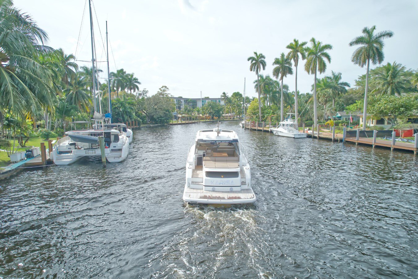 2018-fairline-53-fe39b5