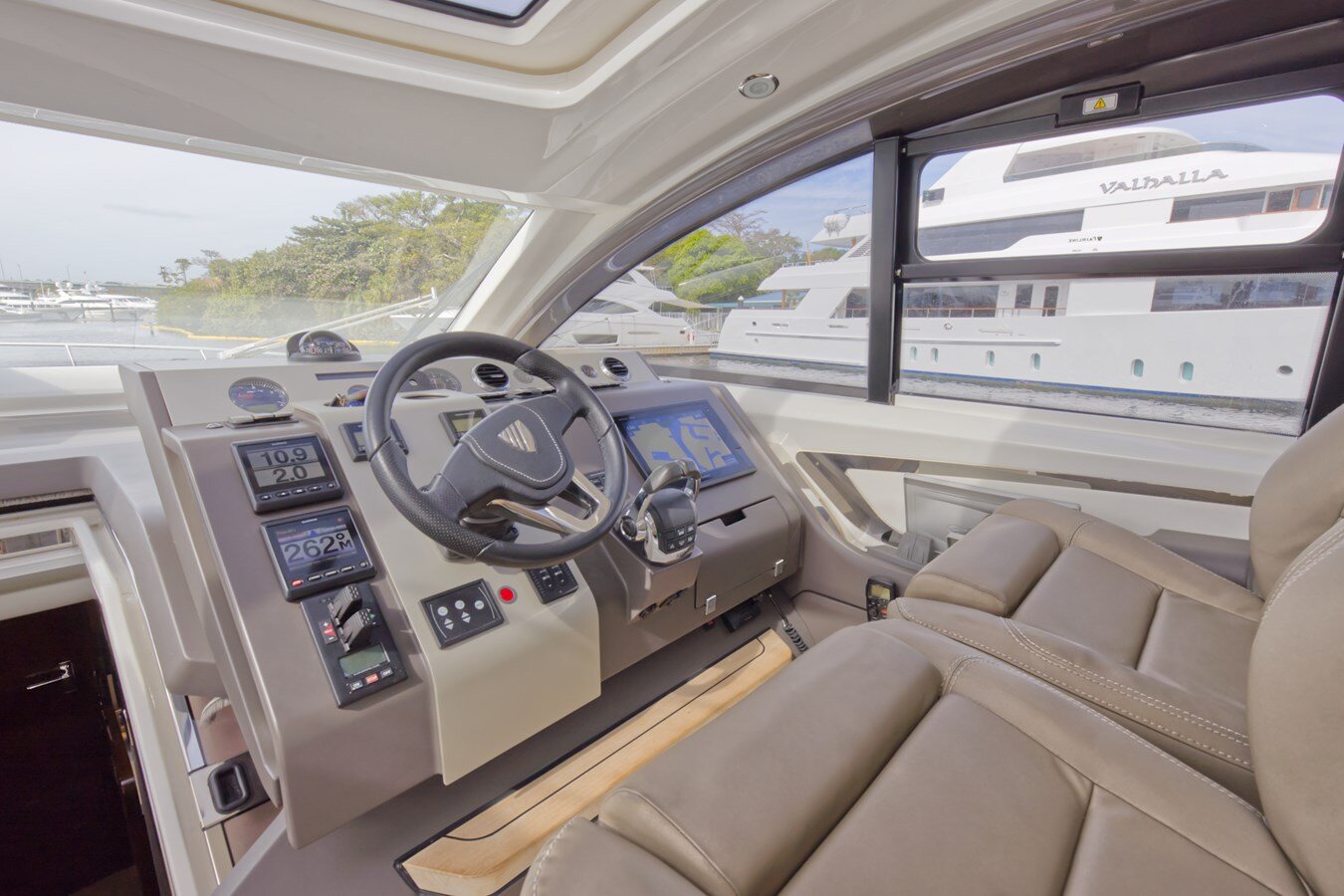 2018-fairline-53-fe39b5