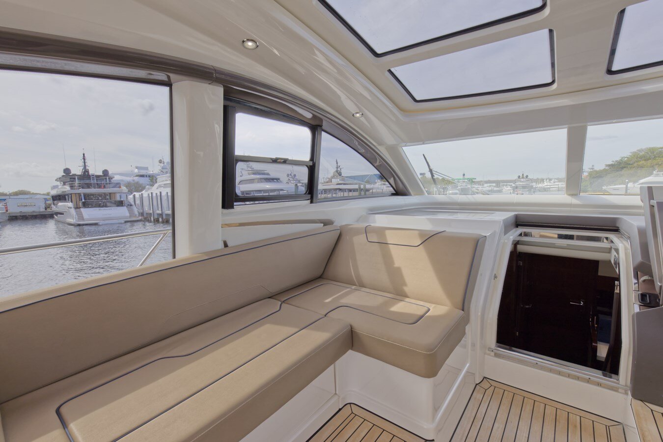 2018-fairline-53-fe39b5