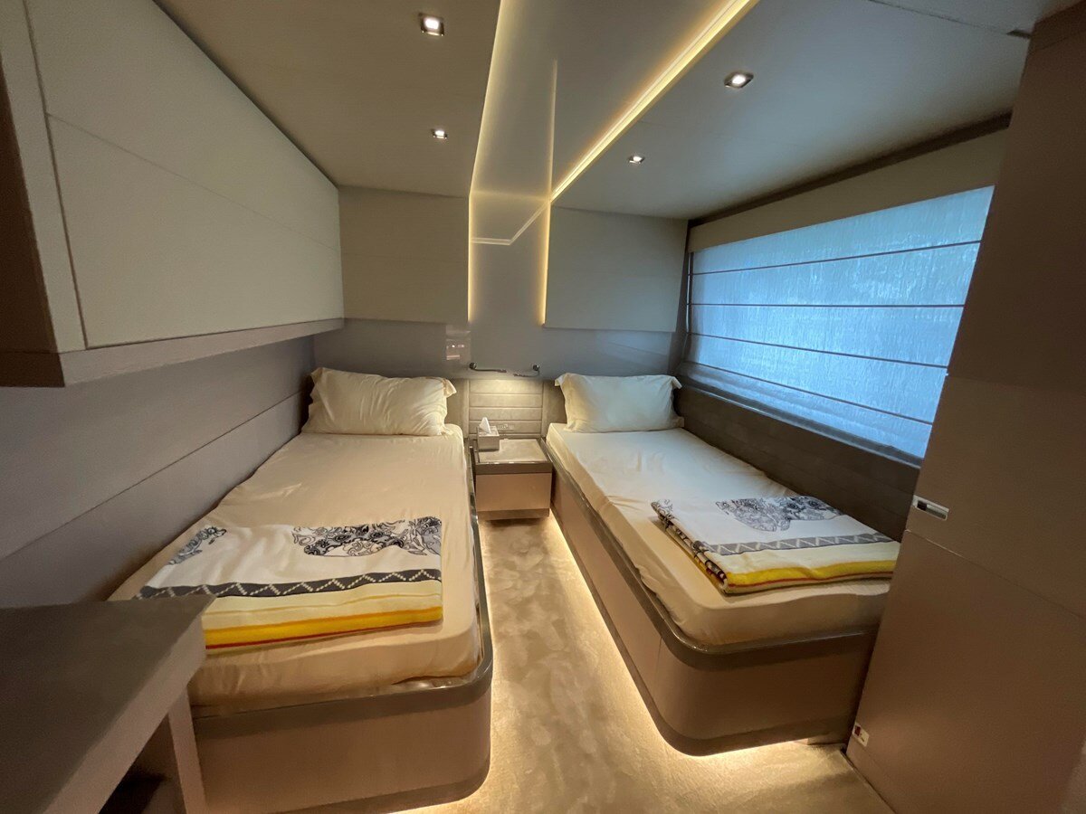 2018-ferretti-custom-line-108-55fe8c