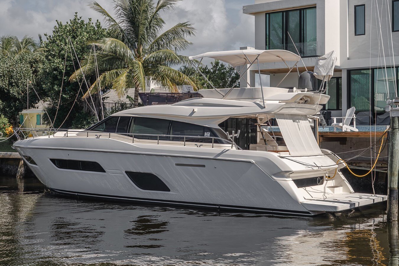 2018-ferretti-yachts-55-1-c9d543