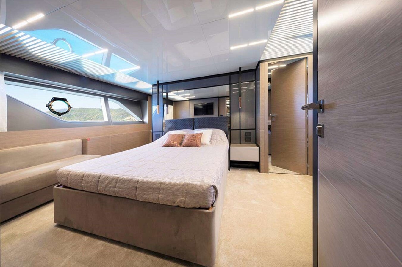 2018-ferretti-yachts-78-10-5f5606