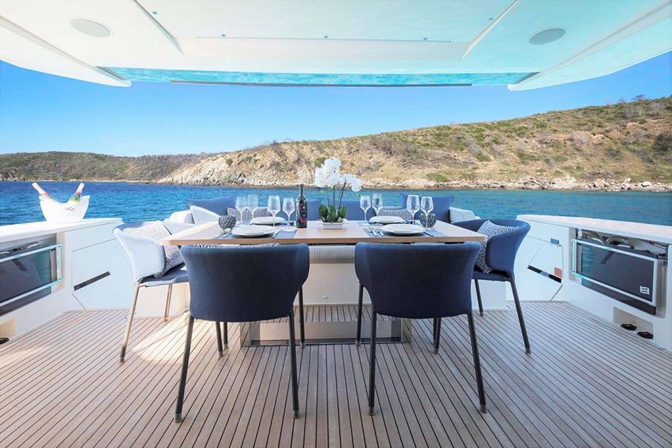 2018-ferretti-yachts-78-10-5f5606