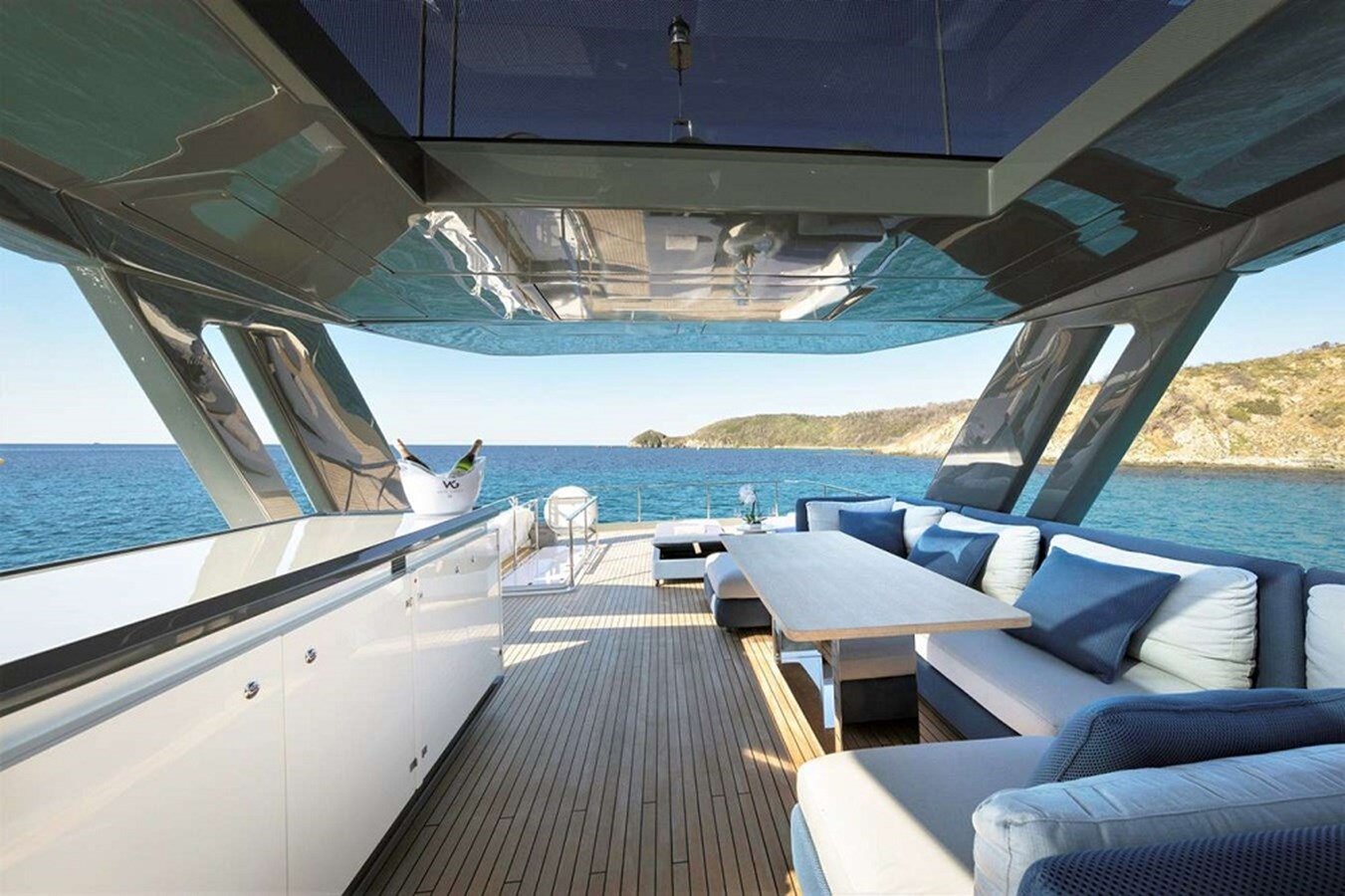 2018-ferretti-yachts-78-10-5f5606