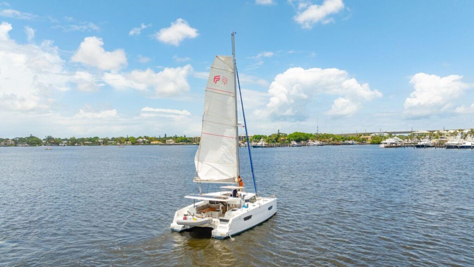 2018-fountaine-pajot-40-f39e22