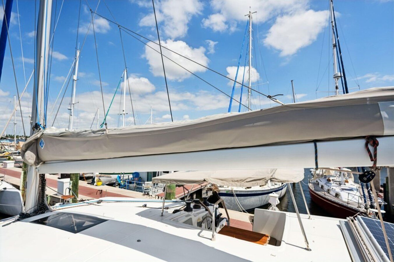 2018-fountaine-pajot-40-f39e22