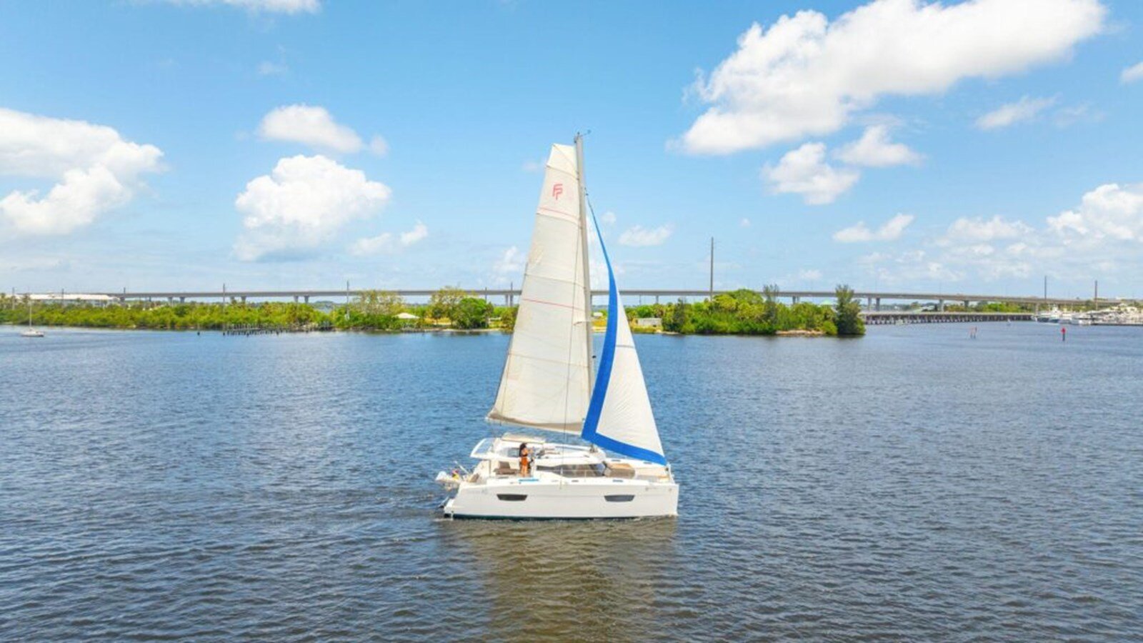 2018-fountaine-pajot-40-f39e22