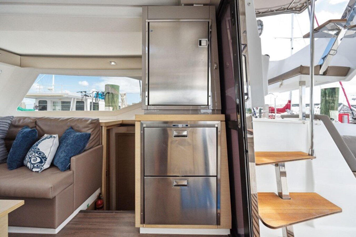 2018-fountaine-pajot-40-f39e22
