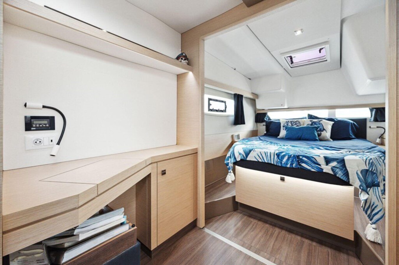 2018-fountaine-pajot-40-f39e22