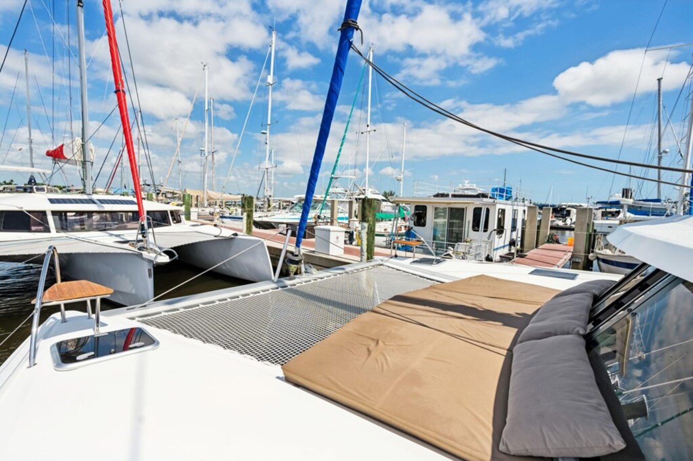 2018-fountaine-pajot-40-f39e22
