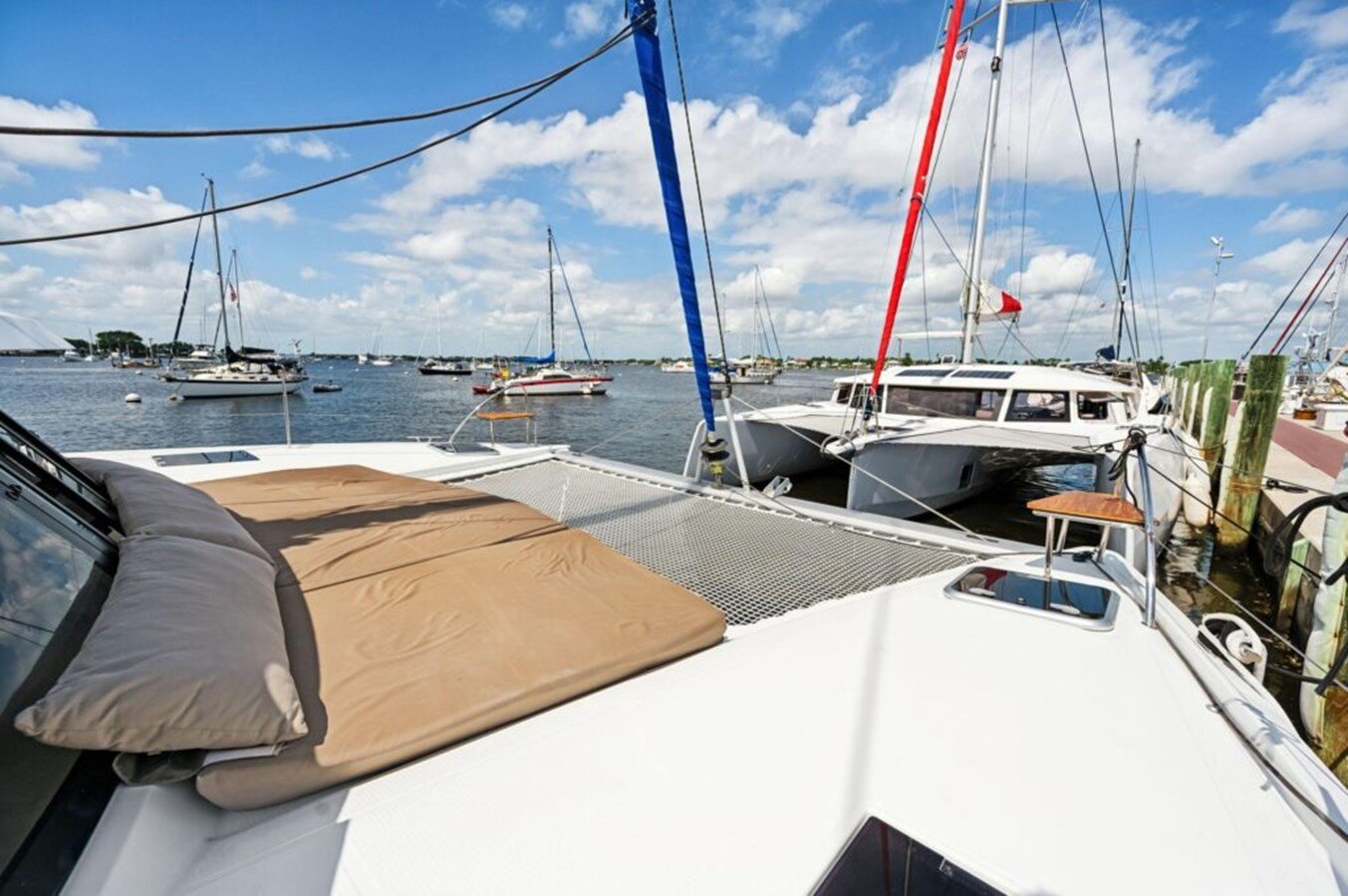2018-fountaine-pajot-40-f39e22