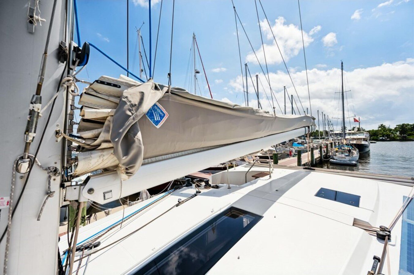 2018-fountaine-pajot-40-f39e22