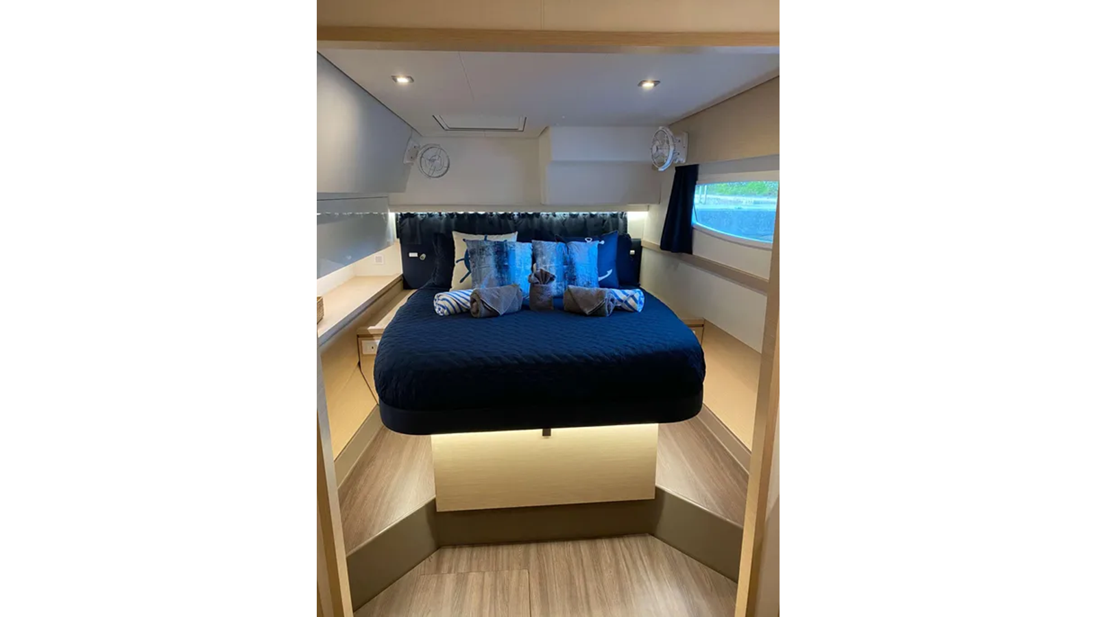 2018-fountaine-pajot-49-11-5f7dae