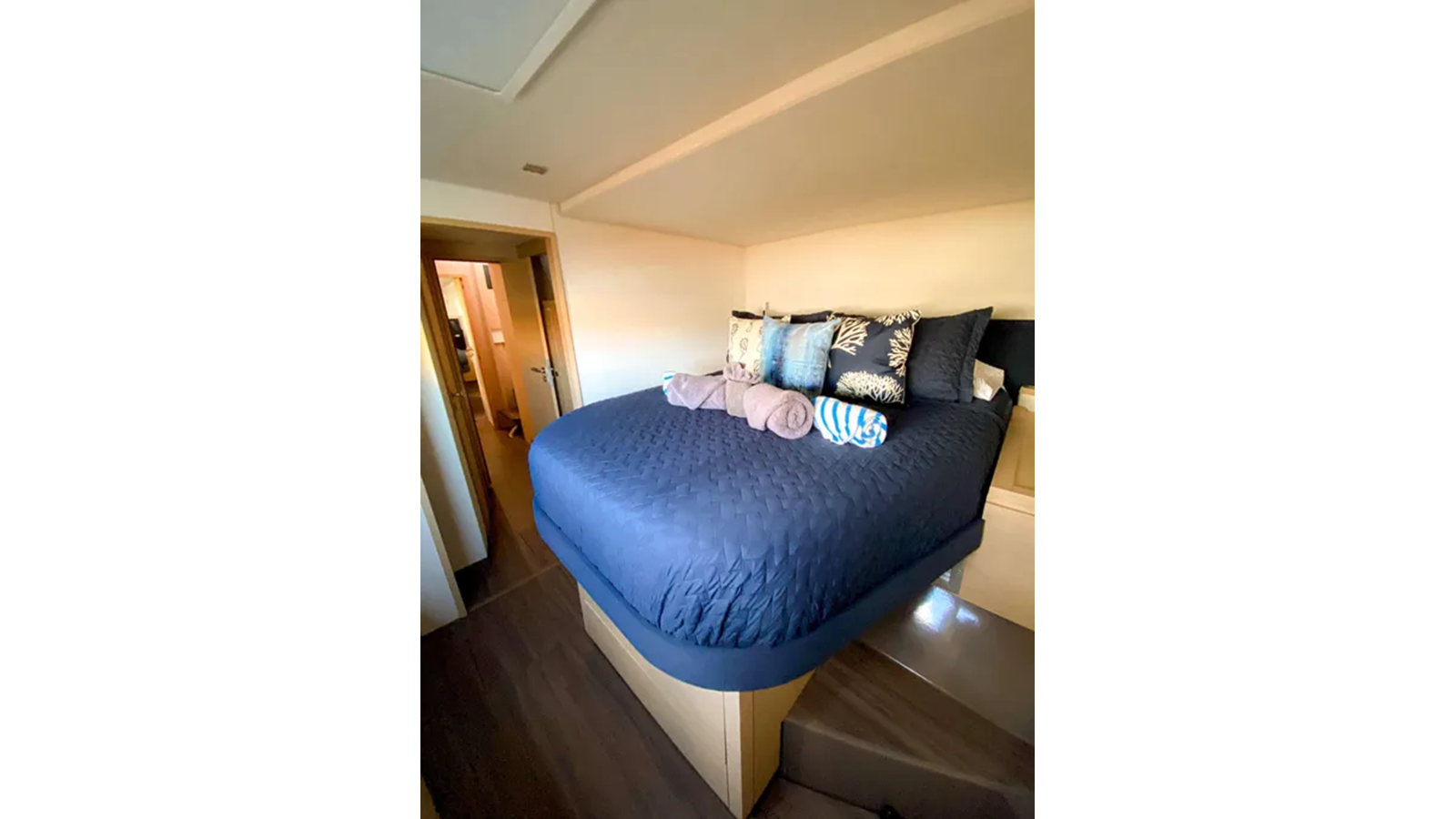 2018-fountaine-pajot-49-11-5f7dae