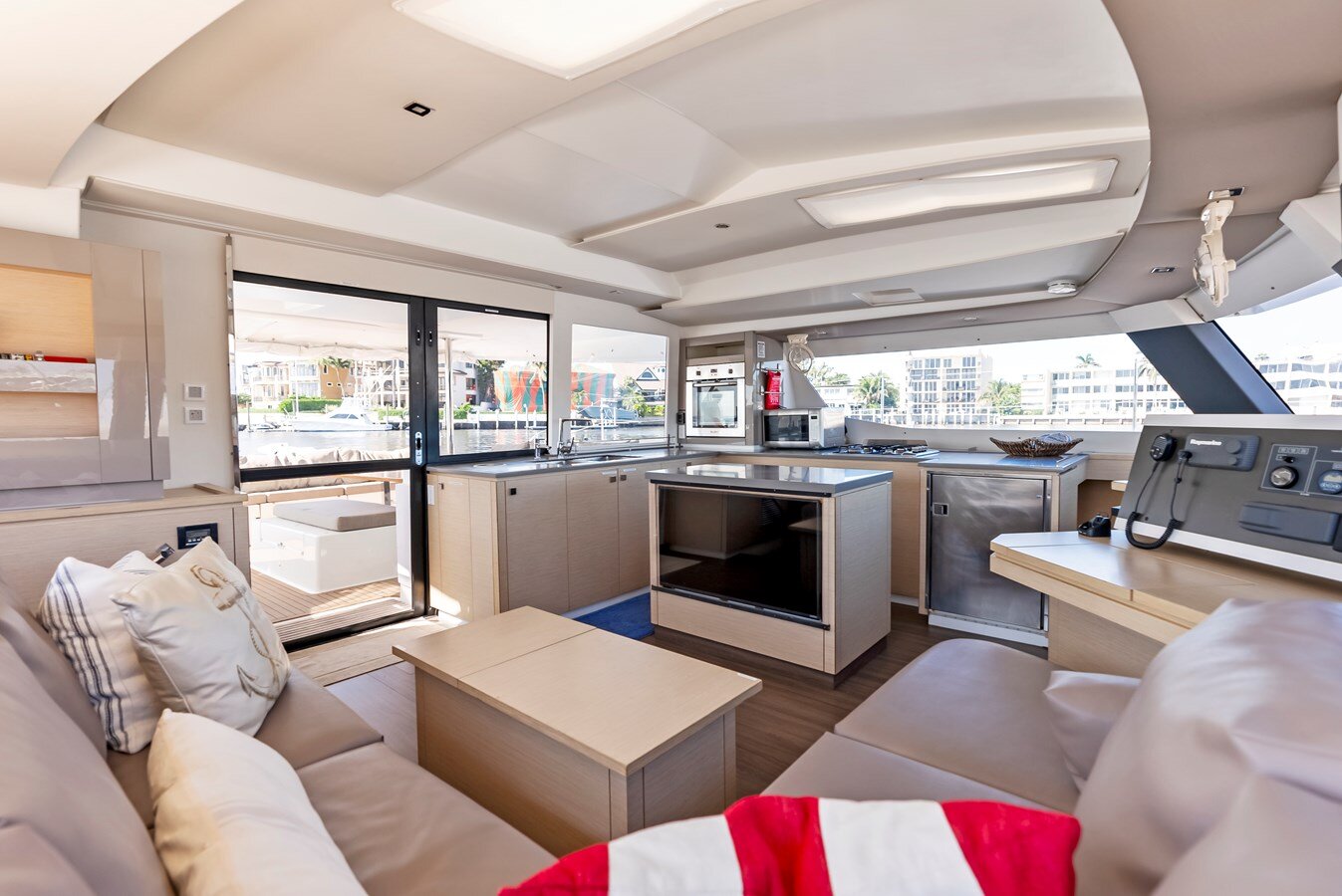 2018-fountaine-pajot-50-a114e9