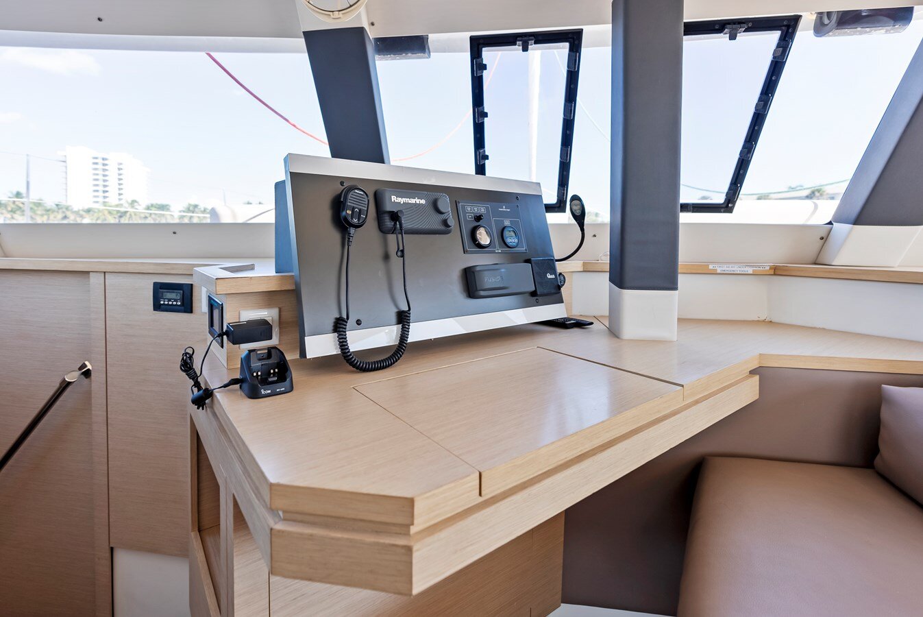 2018-fountaine-pajot-50-a114e9