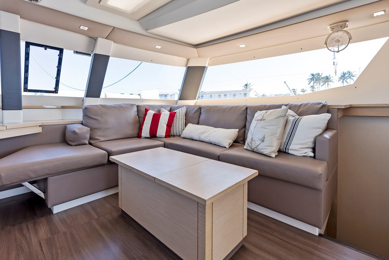 2018-fountaine-pajot-50-a114e9