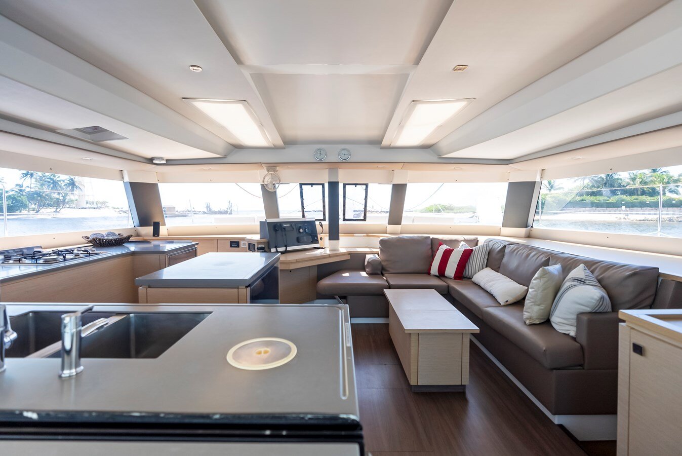 2018-fountaine-pajot-50-a114e9