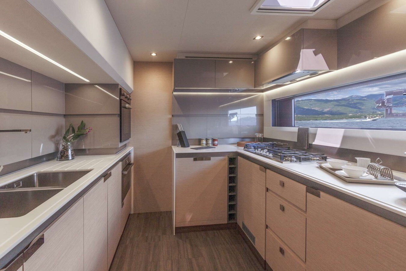 2018-fountaine-pajot-67-669929