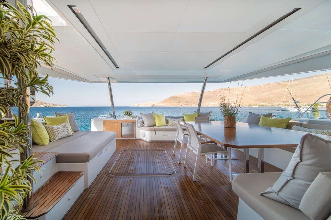 2018-fountaine-pajot-67-669929