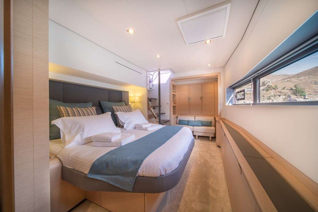 2018-fountaine-pajot-67-669929