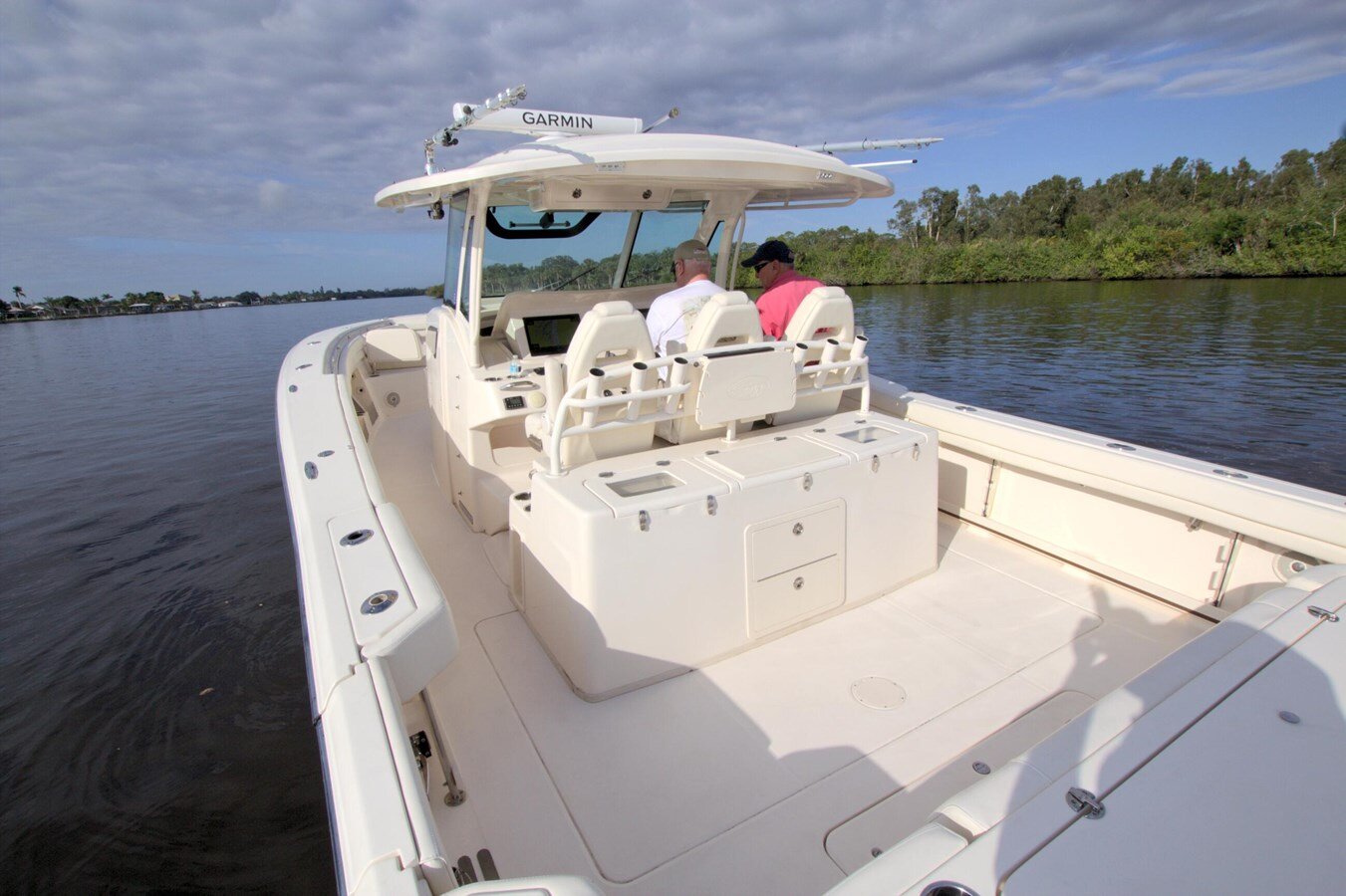 2018-grady-white-37-6a6ec2