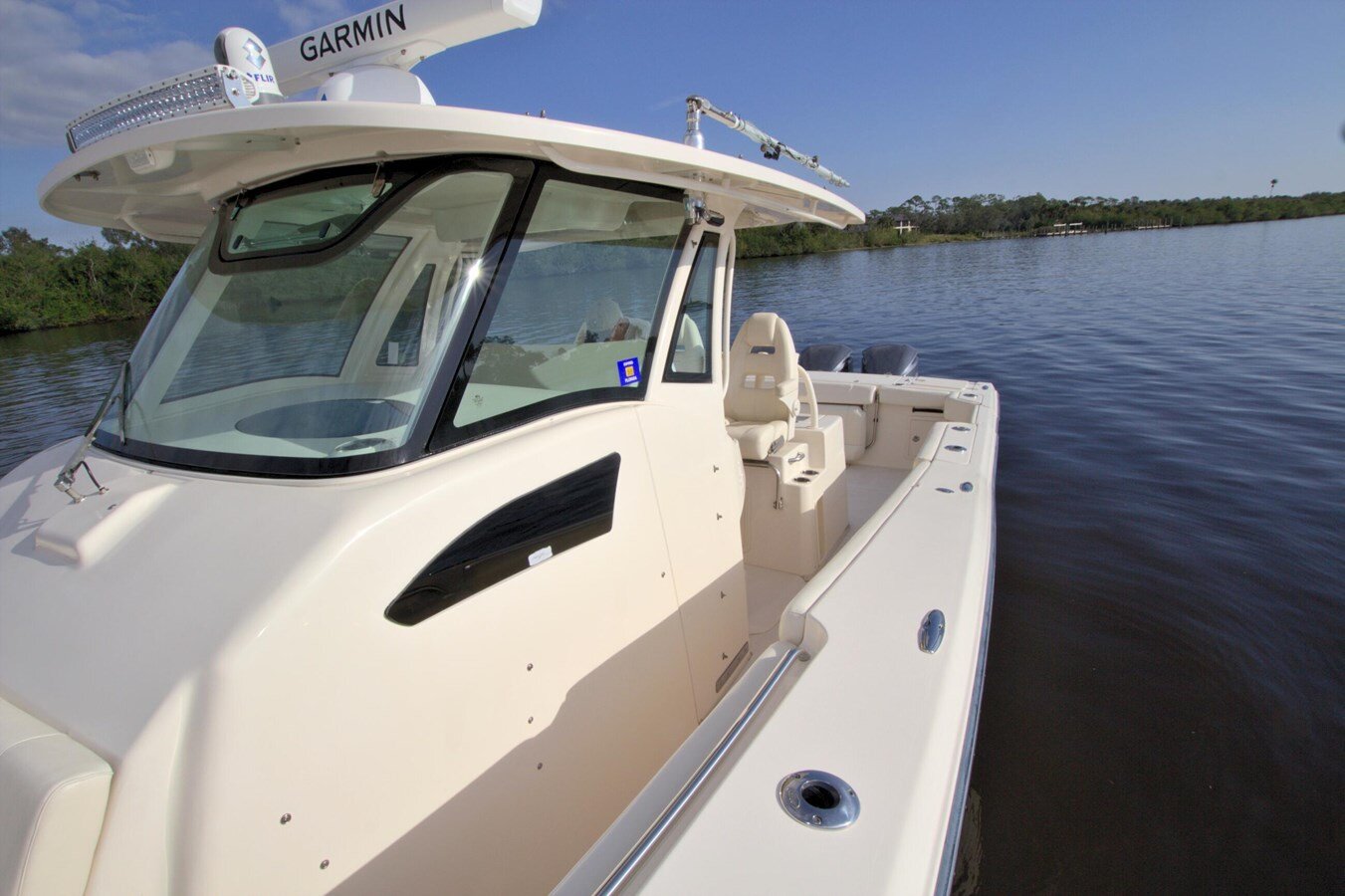 2018-grady-white-37-6a6ec2