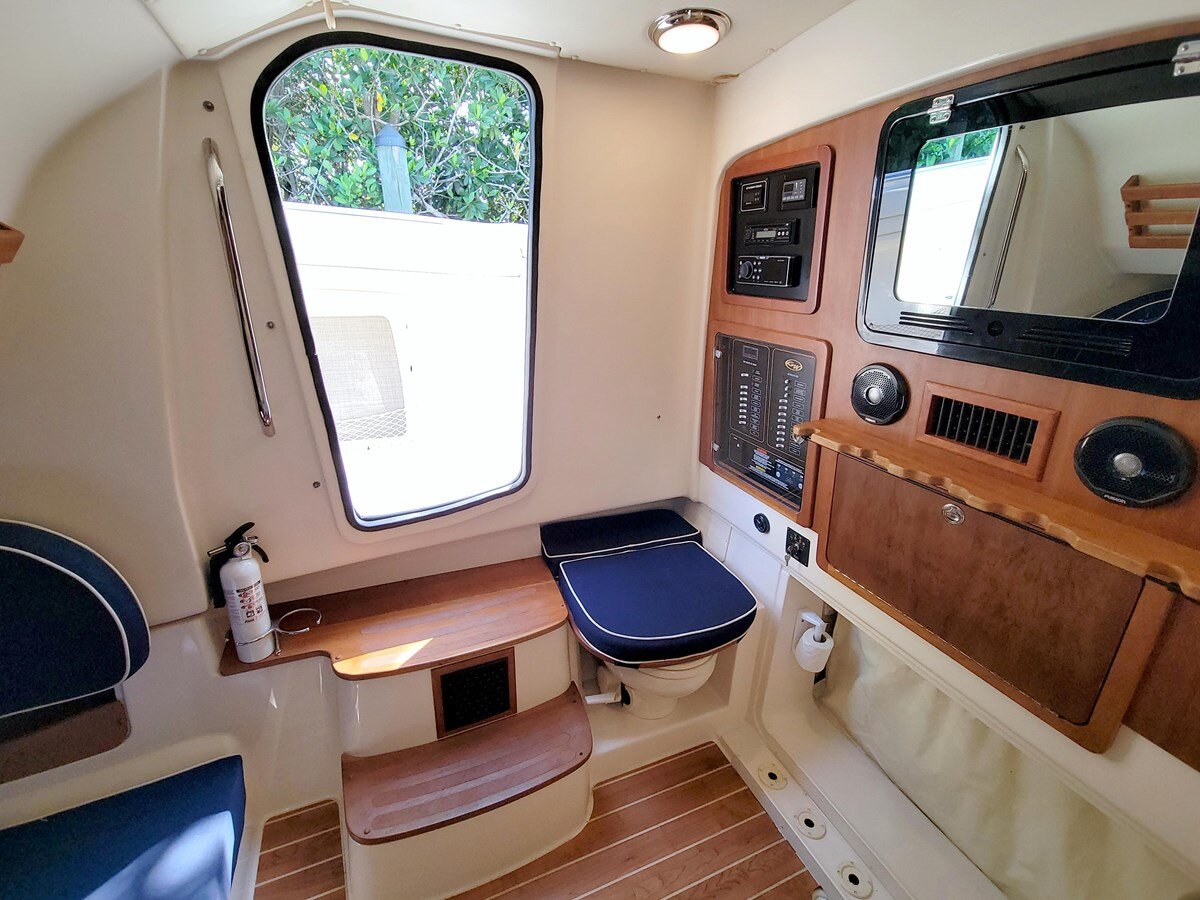 2018-grady-white-37-6a6ec2