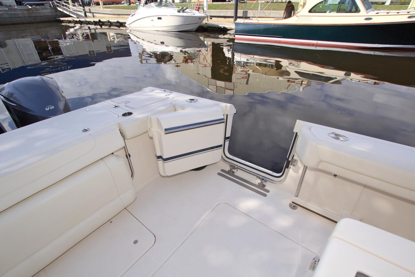 2018-grady-white-37-6a6ec2