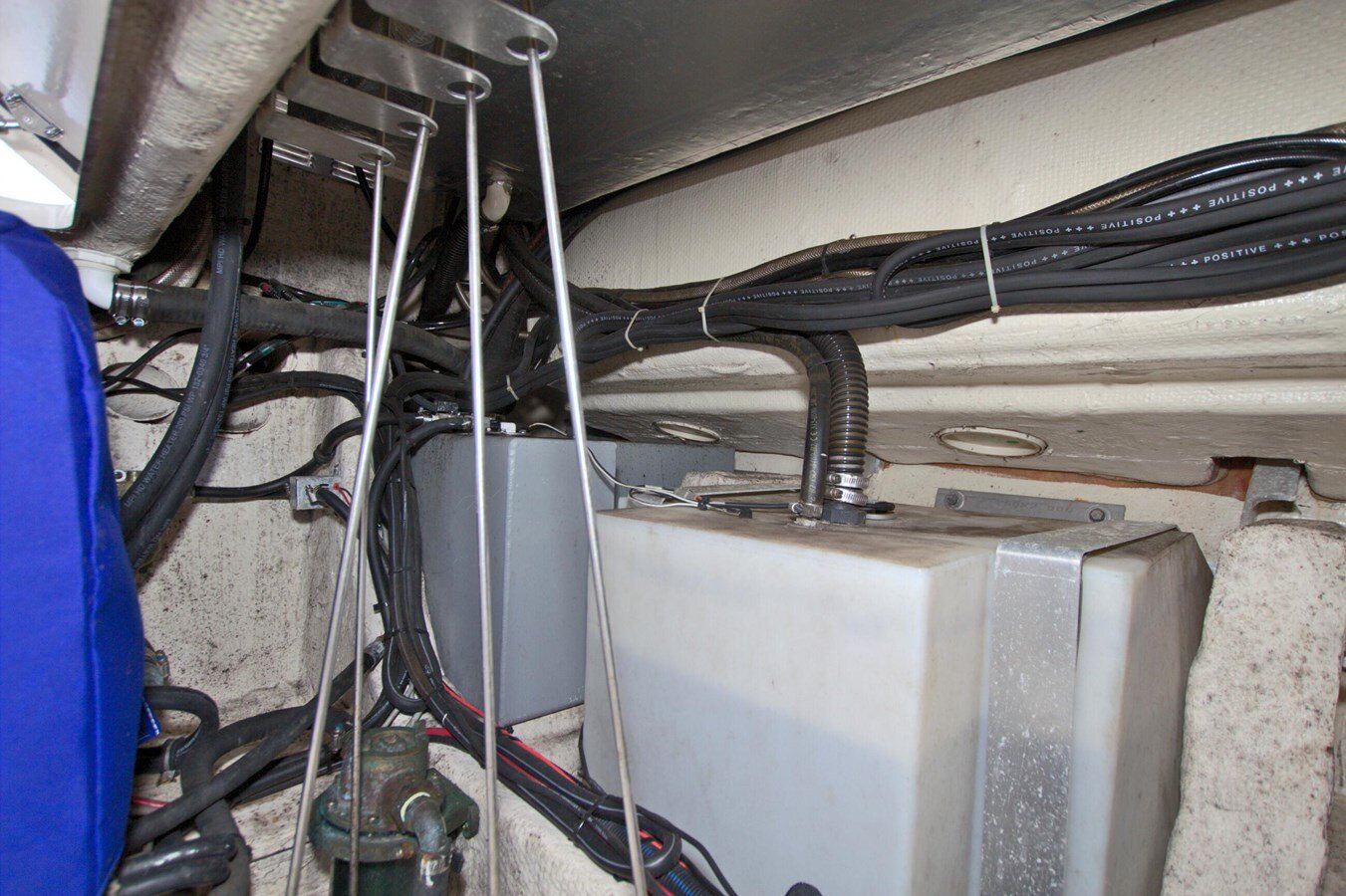 2018-grady-white-37-6a6ec2