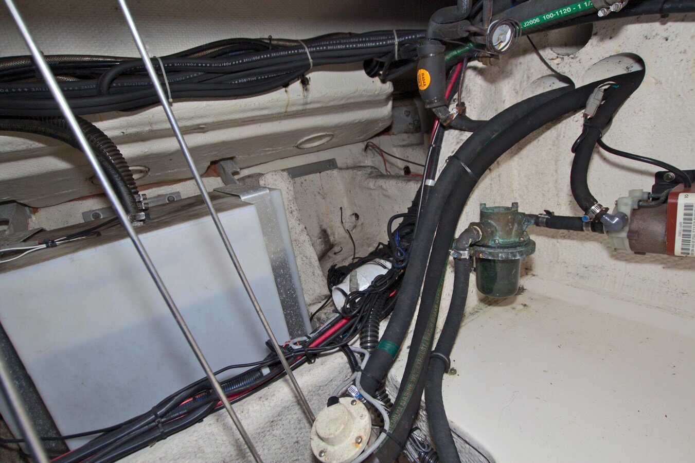 2018-grady-white-37-6a6ec2