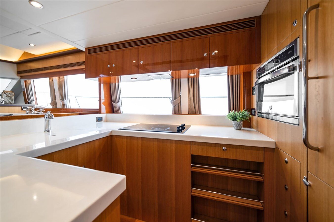 2018-horizon-yacht-52-51d4db